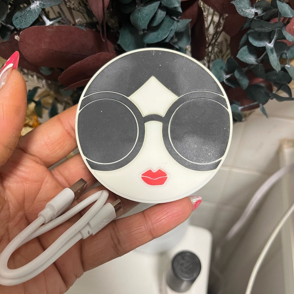 Alice and Olivia Powebank charger Brand new with box.